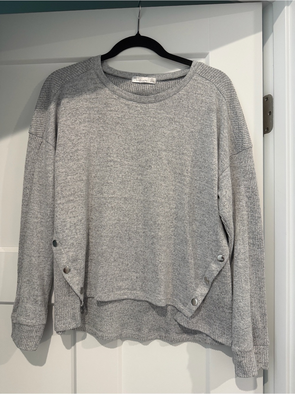 89th + Madison Light Gray Crewneck Sweater with Side Buttons Size M